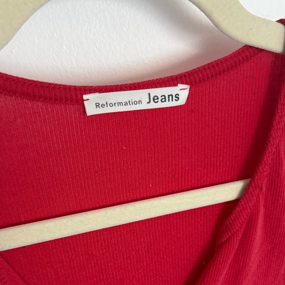 Reformation Scarlet Ribbed Tee - Picture 2 of 5